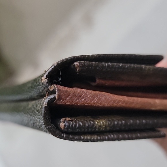 Authentic Louis Vuitton Wallet - Picture 10 of 12